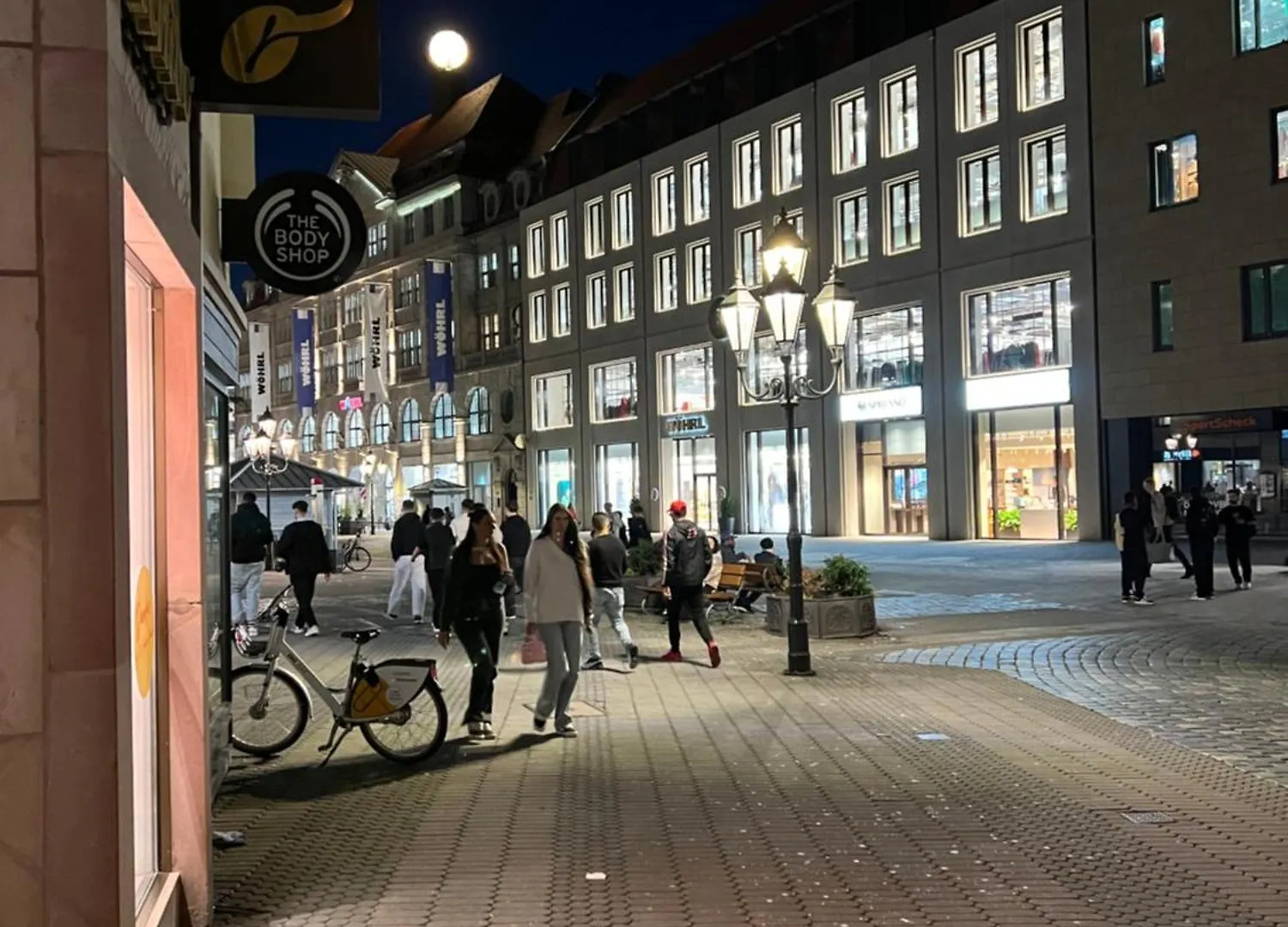 Sahara Hosting Apartments Nuernberg City Room 1 Pansiyon Nürnberg
