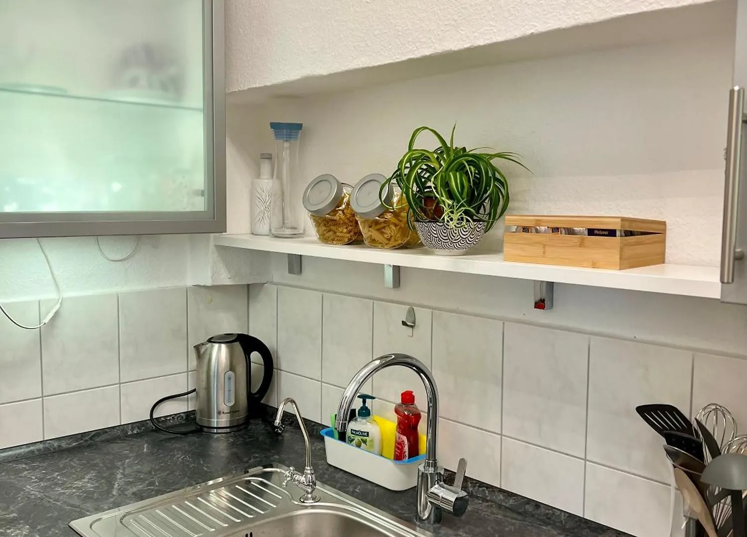 Sahara Hosting Apartments Nuernberg City Room 1 Pansiyon Nürnberg
