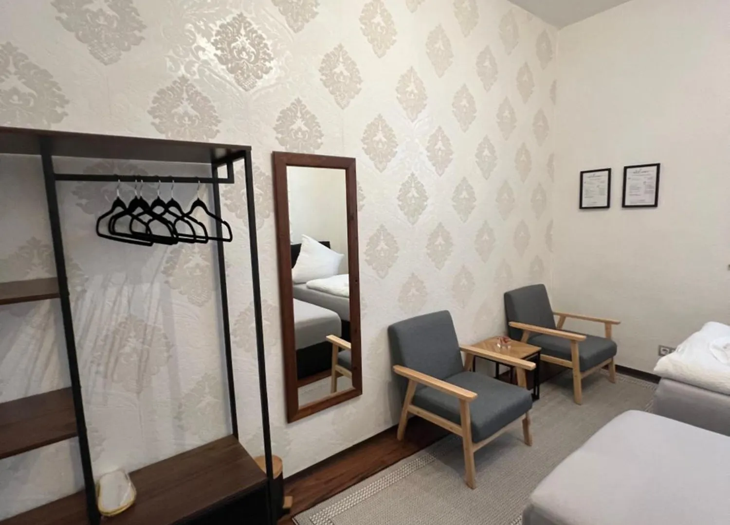 Sahara Hosting Apartments Nuernberg City Room 1 Pansiyon